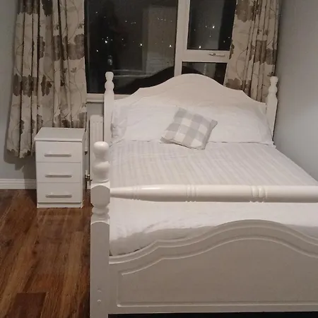 House In Town Tatil Evi Buncrana